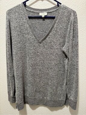 Lucky Brand Women’s Heather Gray V-Neck Sweater